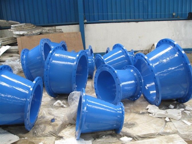 DN100 to DN500 Ductile iron fittings Double flange reducer with internal cement coating supplier